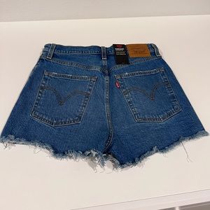 Levi’s Ribcage Shorts NWT